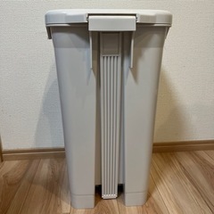 【未使用品】ゴミ箱 ペダルペール ポリ袋フック付 グレー 30L 日本製 の画像