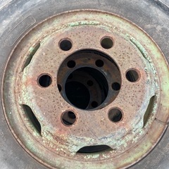 トラック用タイヤの画像