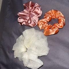 シュシュ3点セット差し上げます。の画像