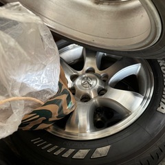 200系ハイエース等に　プラド純正ホイール4本　ホワイトレターの画像