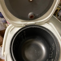 【受渡
済。ありがとうございました！】 マイコン炊飯ジャー NS-ND05型3合 汚れ傷多数 動作確認済みの画像