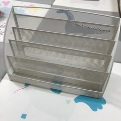 決まりました！マガジンラック　絵本棚