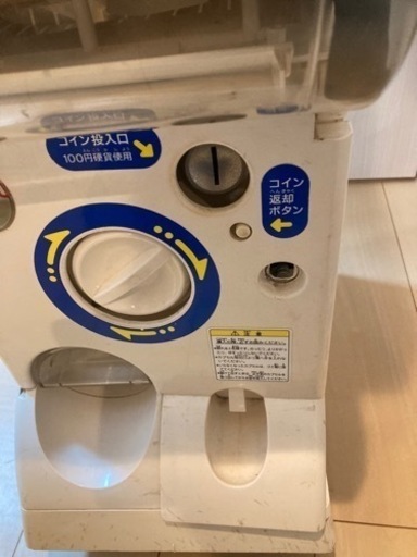 ガチャガチャ本体