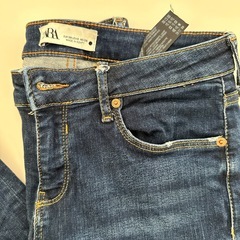 ZARA ジーンズの画像