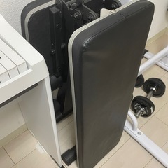 トレーニングベンチ、ダンベル