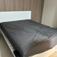 IKEAベットフレーム　
クイーンサイズ