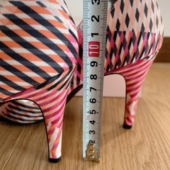 DIANA パンプスの画像