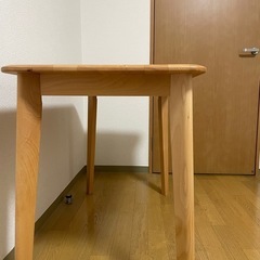 ダイニングテーブル（ニトリ）