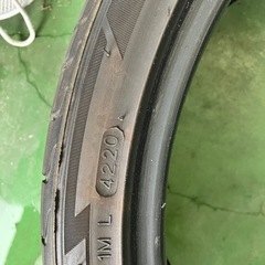 235/35R19ラウフェン2本の画像