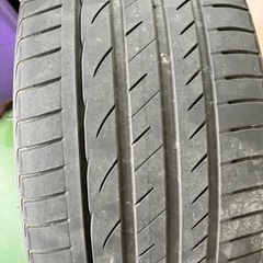 235/35R19ラウフェン2本の画像