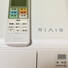 ⭕️高年式、超美品‼️2022年❗️12畳まで❗️取付込❗️ヤマダデンキエアコンの画像