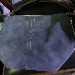 ショルーダーバッグです。