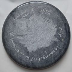 ソリティア　石製（ボードゲーム）とビー玉の画像