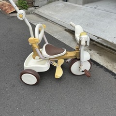 三輪車