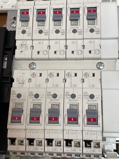 （値下げ交渉、郵送OK)未使用　分電盤　HCD3E6-102 日東工業 HCD形ホーム分電盤（ドア付）　単相3線式　単3中性線欠相保護