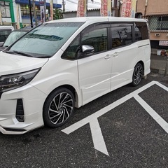 車のパーツ タイヤ、ホイールの画像