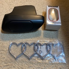 トヨタ　アクア専用ダストボックス　ハートステッカー　車載充電器40W