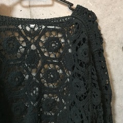 花のパターンカーディガンの画像