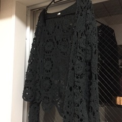 花のパターンカーディガンの画像