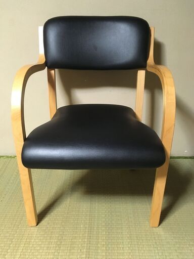 ダイニングチェア　介護椅子　肘付き