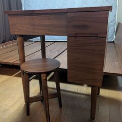 【美品】ドレッサー　ウォールナット突板仕上げなので高級感有ります...