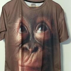 ゴリラのTシャツの画像