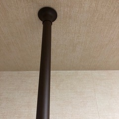 天井突っ張りポールハンガーラックの画像