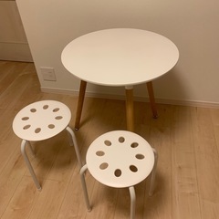 ダイニングテーブル　丸テーブルの画像