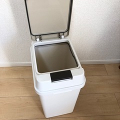 台所用 密閉ごみ箱 アスベル20Lの画像