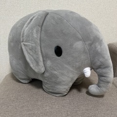 ゾウぬいぐるみ