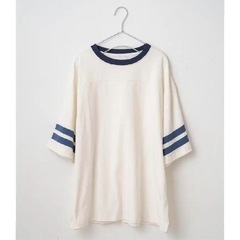 新品タグ付き　定価　8,800円　カスタネ　ウィムジック　フットボールTシャツ　ホワイトの画像