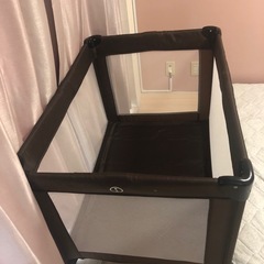 折りたたみベビーベッド　の画像
