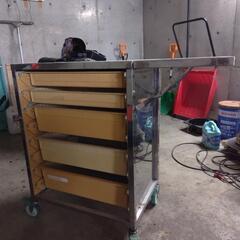 車庫内整理SALE 作業台 5段引き出し付きの画像