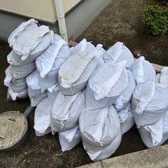 砂、土、小石混じりの残土　0円