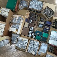 古いくるみ釦材料と工具