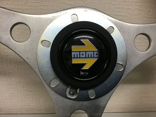 ?ステアリング「MOMO」MOMOホーンボタンは新品です「No2」