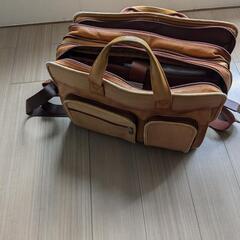 皮製バックの画像