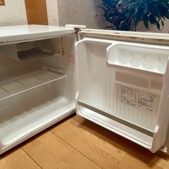 ▶︎冷蔵庫◀︎ 1990年製National NR-A5B-WR 49L 1ドアの画像
