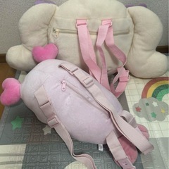 プリキュアぬいぐるみとリュックの画像