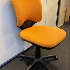PLUSオフィスチェア(オレンジ色)型番KC-A92SEL OR キャスター付の画像