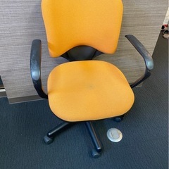 PLUSオフィスチェア(オレンジ色)型番KC-A92SEL OR...