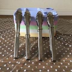 ワンハンドトレー ドリンクホルダー付き　5色20枚セット　おまけトング4点付の画像