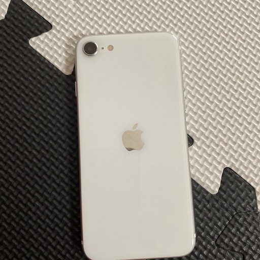 iphone SE    第2世代ホワイト