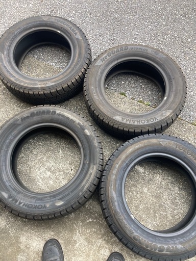 スタッドレスタイヤ