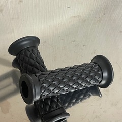 オートバイ バイク汎用ハンドルグリップ ブラックの画像