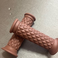 オートバイ バイク汎用ハンドルグリップ ブラウンの画像