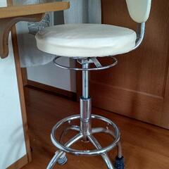 カウンターチェアの画像