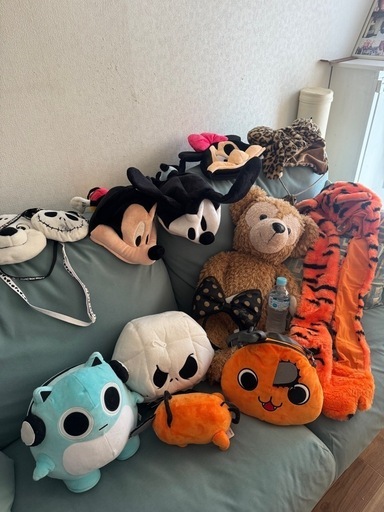 値段交渉可能！ディズニー被り物各種、大ダッフィぬいぐるみ、チェンソーマンのポチタショルダーバッグなど13点？もっとかな？