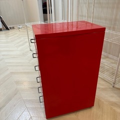 IKEA赤デスク引き出しの画像