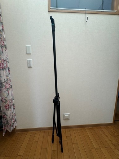 プロジェクタースクリーンスタンド